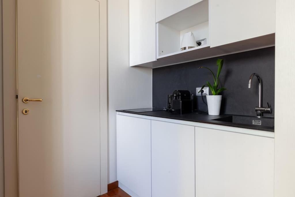 Appartamento Chicco In Zona Elegante Milano Exterior foto